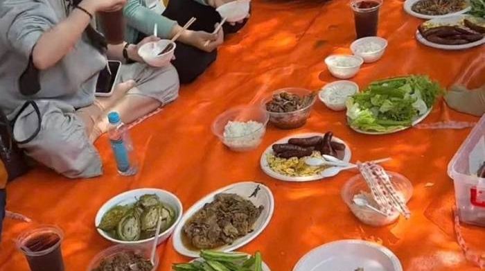 Ngày nào tôi cũng đi chợ, nấu ăn suốt chuyến du lịch
