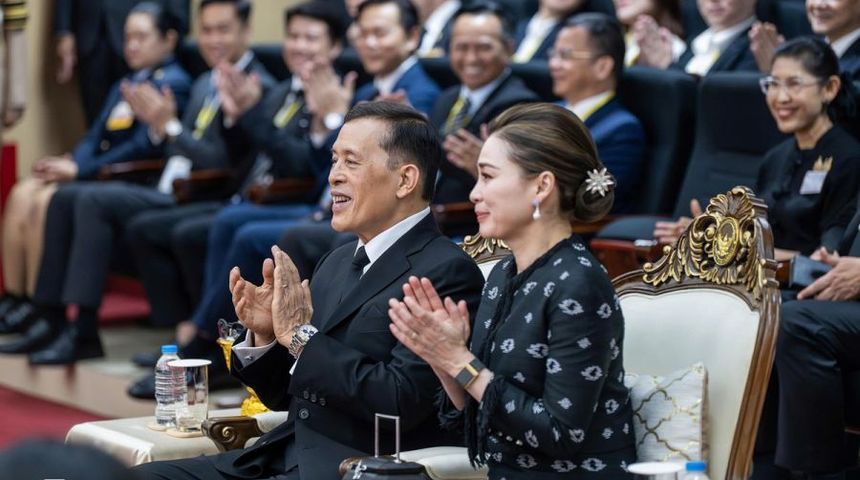 Vua và Hoàng hậu Thái Lan gặp gỡ sinh viên Việt Nam