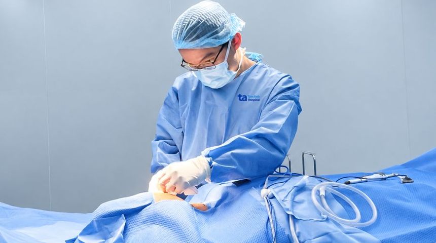 Người phụ nữ mắc ung thư tuyến mang tai phụ