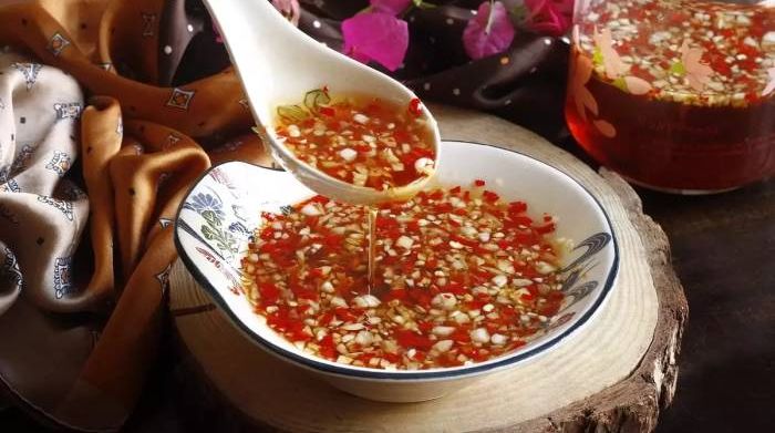 Mắm tỏi ớt nằm trong 3 loại nước chấm ngon nhất thế giới
