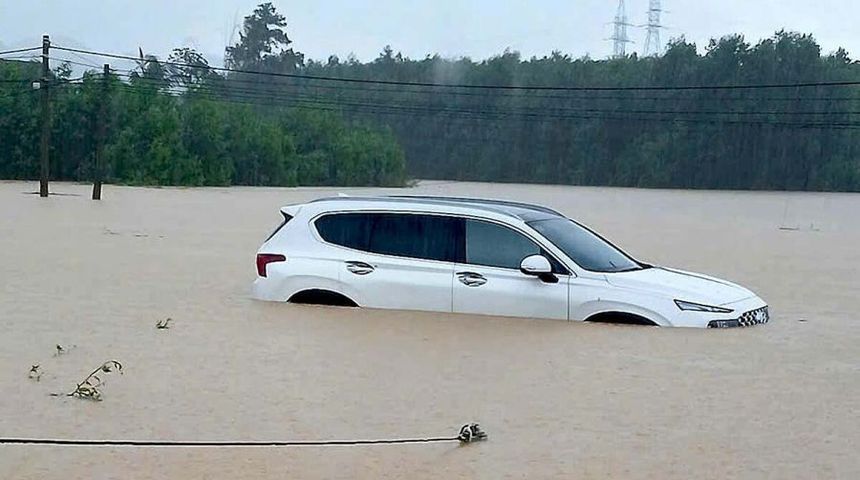 Nhiều xã ở Nghệ An ngập do mưa lớn