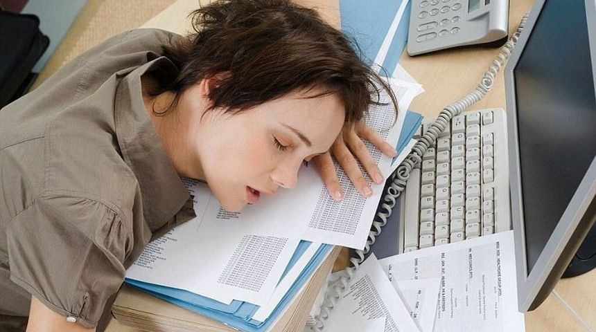 Vì sao dân văn phòng hay 'kiệt sức' lúc 3h chiều?