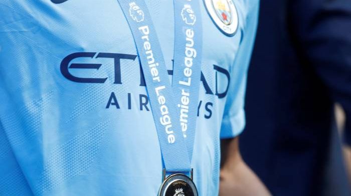 Roy Keane: 'Nếu là cầu thủ Man City, tôi sẽ vứt hết huy chương'