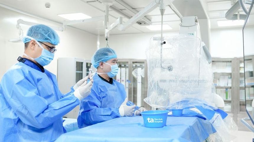 Búi dị dạng mạch máu gây đau đầu