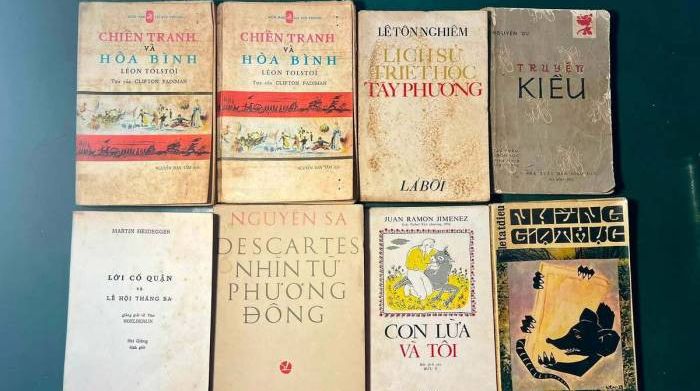 Giá sách cũ: Khoảng cách giữa đọc và sưu tầm