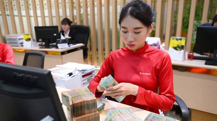 Ngân hàng nào thêm 'room' tín dụng khi đổi cách tính 'tỷ lệ cho vay trên huy động'