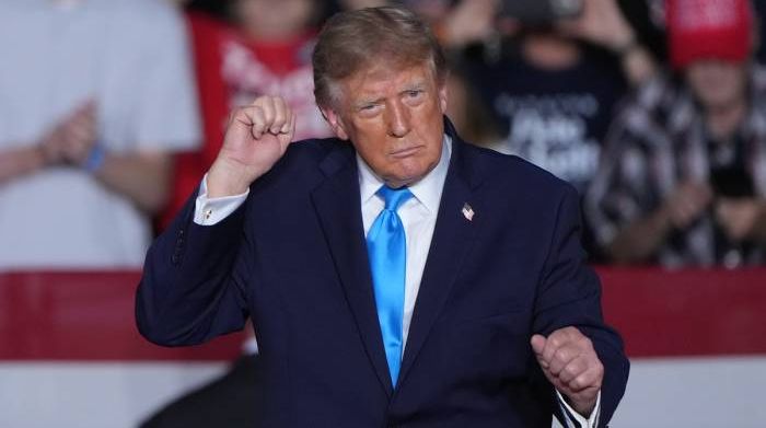 Ông Trump hứng chỉ trích vì phát biểu 'để Iran xóa sổ Los Angeles, San Diego'