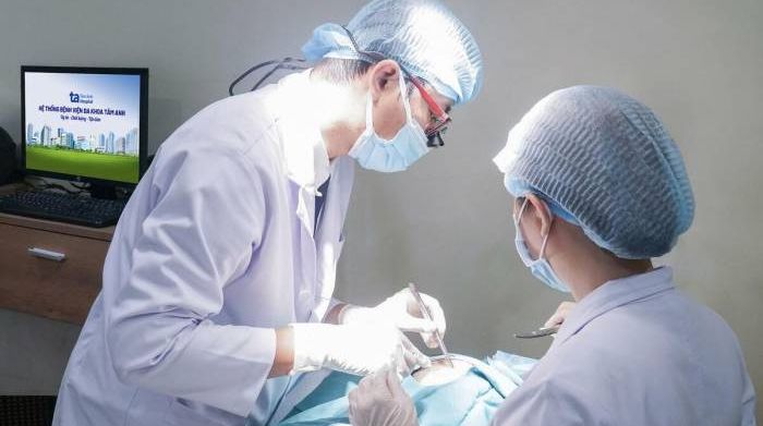 Tưởng mụn nhọt hóa kén thượng bì ở thái dương