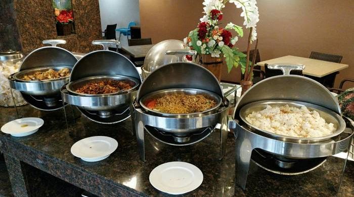 Ăn buffet 'thả phanh', cô gái 24 tuổi suýt mất mạng vì 1,5kg thức ăn trong bụng