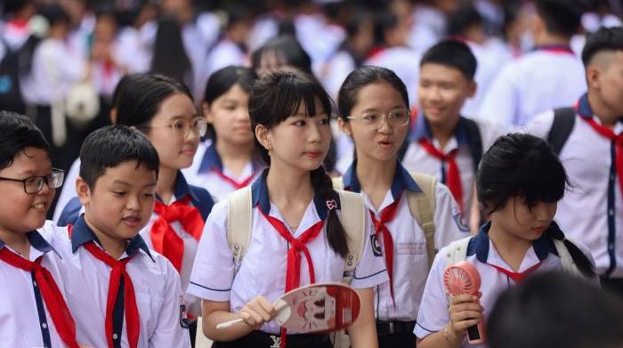 Cấm nhà trường thu tiền học tăng cường