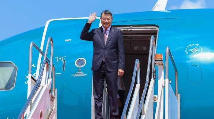 Thủ tướng Lê Minh Hưng bắt đầu thăm Lào