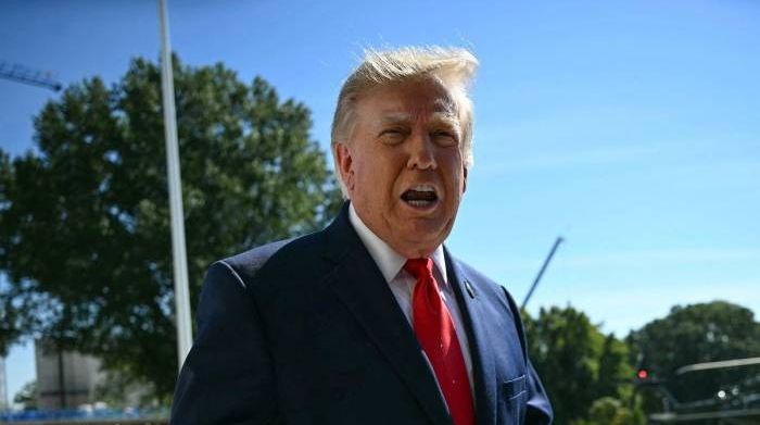 Ông Trump: Cơ phó flydubai có thể liên quan Iran