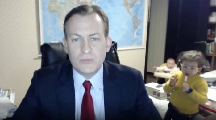 Cuộc sống 'ông bố BBC' sau 9 năm gây bão mạng