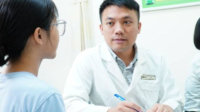 Thiếu nữ trầm cảm, loạn thần ở tuổi 15
