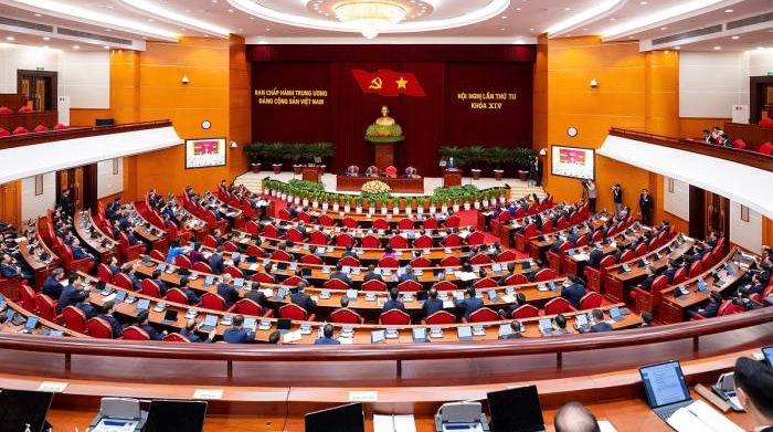 Trung ương bàn về đổi mới toàn diện công tác cán bộ