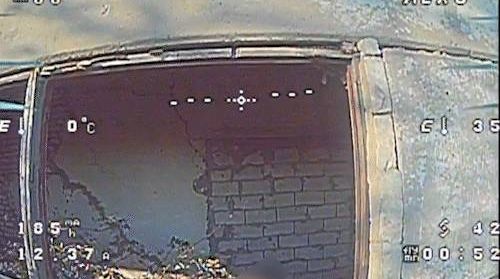 Lính Nga tay không vô hiệu hóa drone Ukraine
