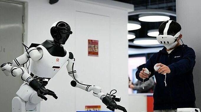 'Hái ra tiền' bằng nghề dạy robot làm việc nhà