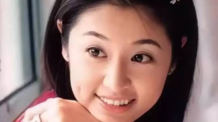Lâm Tâm Như thừa hưởng má lúm từ mẹ