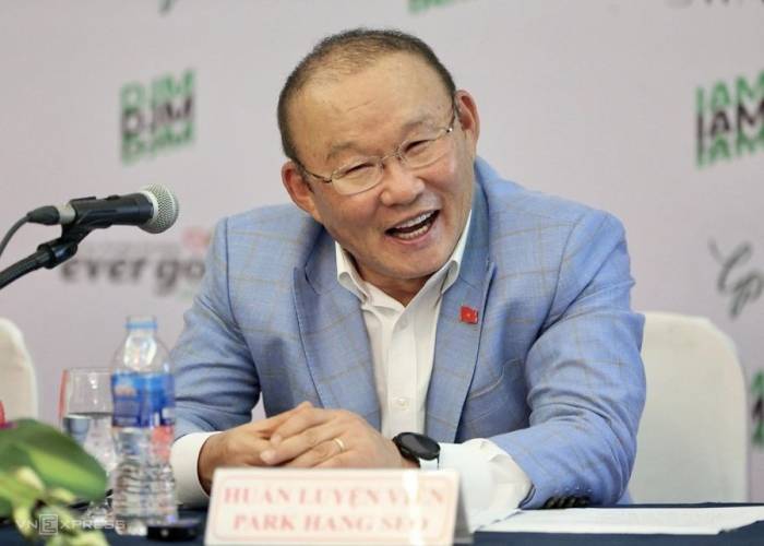 HLV Park Hang-seo trong buổi lễ chia tay người hâm mộ Việt Nam, tối 2/2/2022. Ảnh: Lâm Thỏa