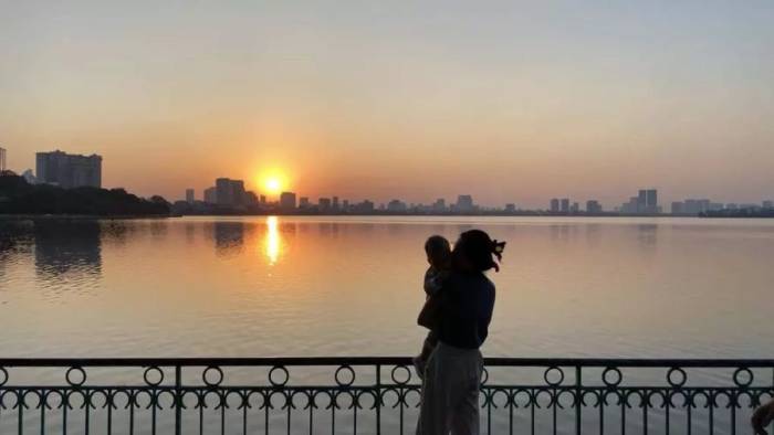 Ngoài áp lực công việc, Quỳnh áp lực vì ngoại hình mỏng như lá lúa nhưng không có thời gian để chăm sóc. Ảnh: Nhân vật cung cấp