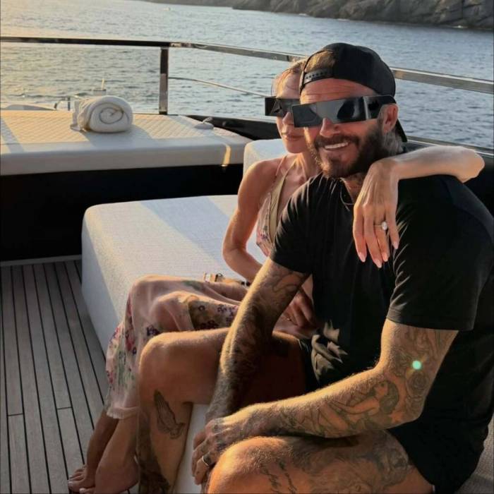 Vợ chồng David Beckham nghỉ ngơi trên du thuyền trong chuyến du lịch hè dọc châu Âu. Ảnh: Facebook David Bekham