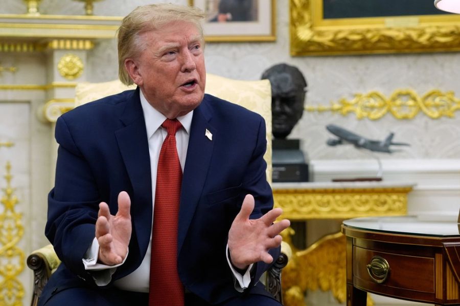 Tổng thống Mỹ Donald Trump tại Phòng Bầu dục, Nhà Trắng, ngày 17/8. Ảnh: AP