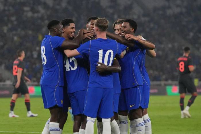 Cầu thủ Chelsea mừng bàn thắng thứ ba trong trận giao hữu tiền mùa giải gặp AC Milan tại Jakarta, Indonesia, ngày 8/8. Ảnh: AP