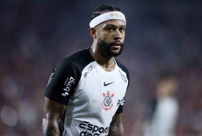 Memphis Depay phản ứng trong trận Corinthians gặp Athletico Paranaense tại giải vô địch Brazil, trên sân Arena da Baixada ở Curitiba, Brazil ngày 19/2/2026. Ảnh: Reuters