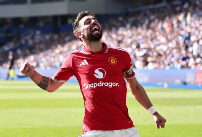 Bruno Fernandes mừng bàn trong trận Man Utd thắng Brighton 3-0 ở vòng 38 Ngoại hạng Anh trên sân Amex, Brighton và Hove, Đông Sussex, Anh ngày 24/5/2026. Ảnh: Reuters
