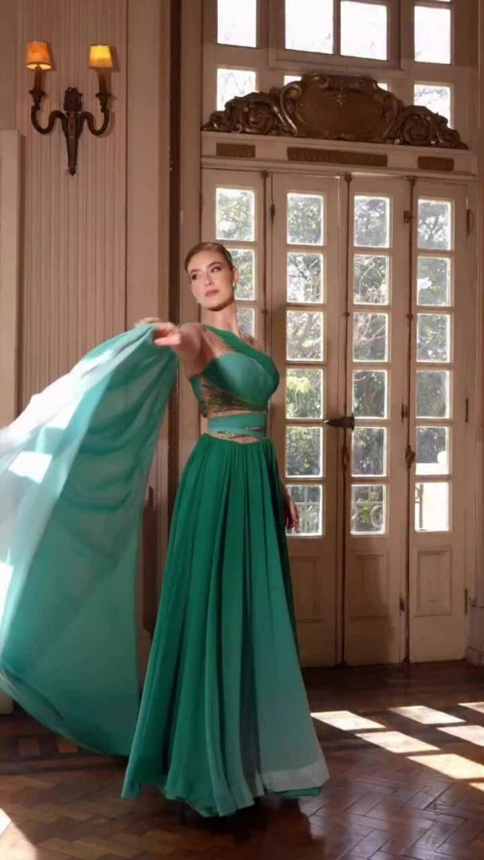 Miss World Brazil Gabriela Botelho tạo dáng