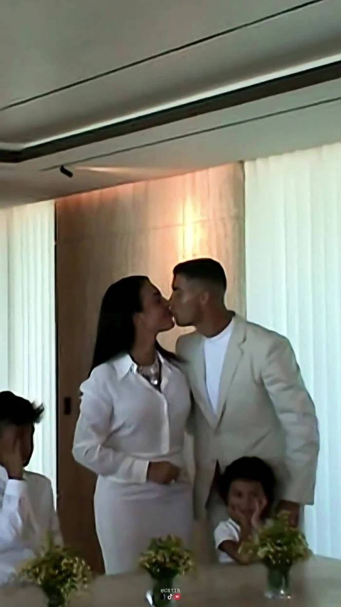 Hậu trường lễ cưới của Ronaldo