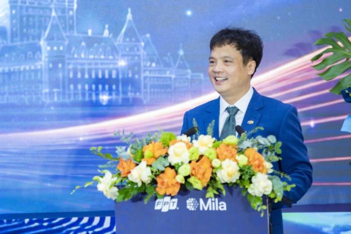 Ông Nguyễn Văn Khoa, Tổng giám đốc FPT, tại lễ ký kết. Ảnh: Trần Huấn