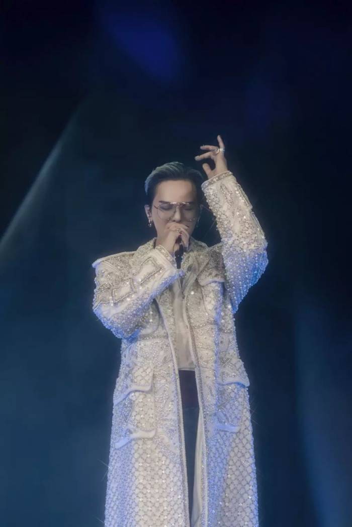 G-Dragon - thủ lĩnh Big Bang - trong concert tại Hưng Yên, hồi tháng 11/2025. Ảnh: Ban tổ chức cung cấp