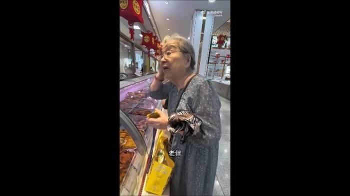 Cuộc sống tuổi 90 của 'Dung ma ma' Lý Minh Khải