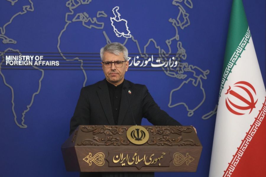 Người phát ngôn Bộ Ngoại giao Iran Esmaeil Baghaei trong cuộc họp báo tại Tehran ngày 1/6. Ảnh: Reuters