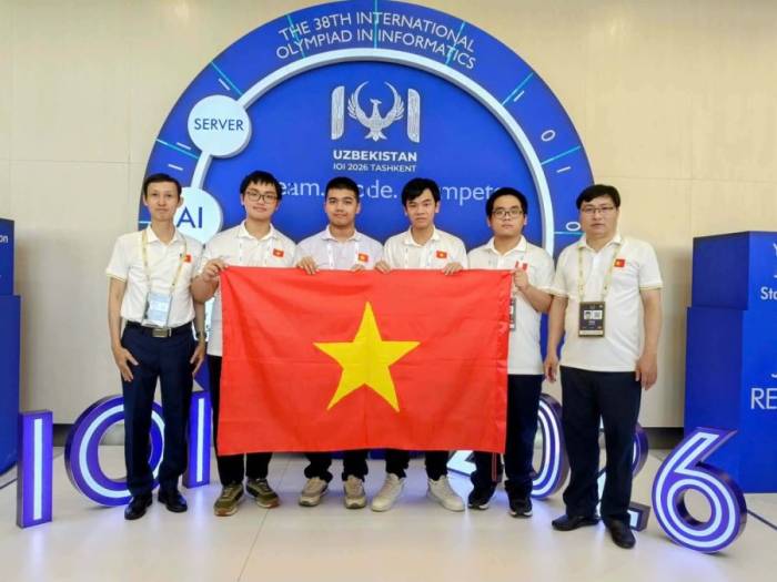 4 học sinh đội tuyển IOI Việt Nam năm 2026. Ảnh: MOET