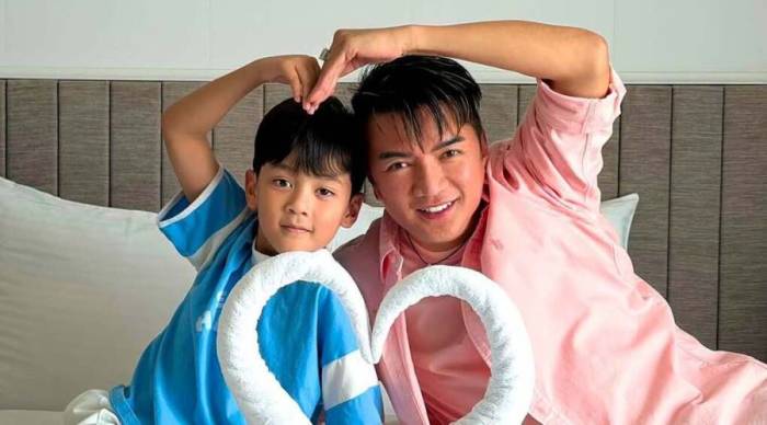 Đàm Vĩnh Hưng bên con trai. Ảnh: Nhân vật cung cấp