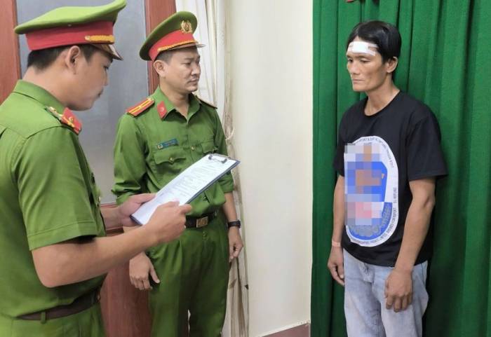Trần Văn Phương khi bị bắt tạm giam. Ảnh: Công an Vĩnh Long