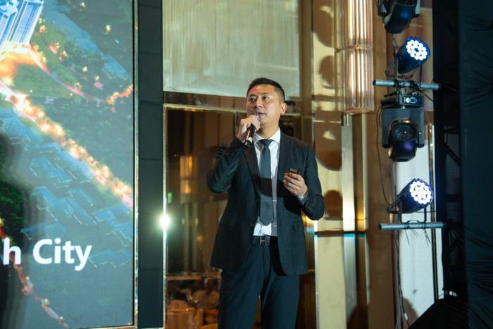 Ông Mi Shu Yang, Tổng giám đốc Longfor Aura Space. Ảnh: Kinera