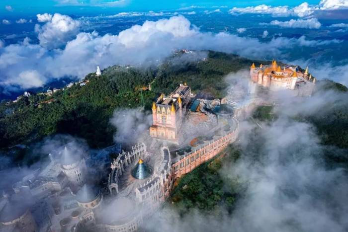 Khu du lịch Bà Nà Hills nhìn từ trên cao. Ảnh:BQL Bà Nà Hills