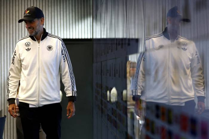 HLV Jurgen Klopp đến dự buổi họp báo của tuyển Đức tại DFB Campus, Frankfurt, Đức ngày 17/9/2026. Ảnh: Reuters