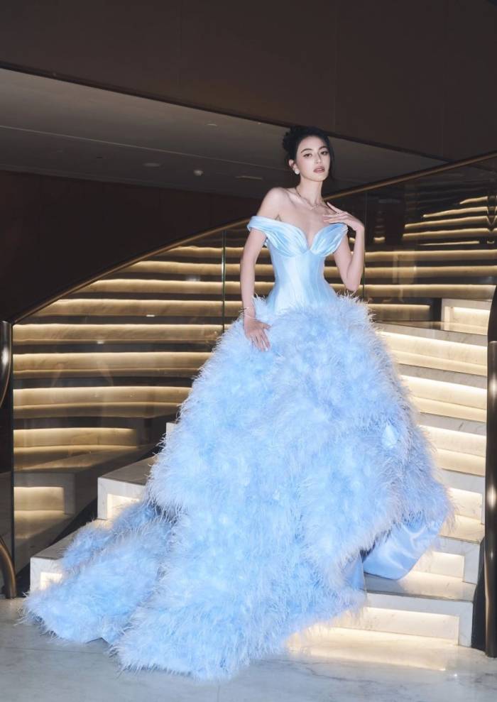Mai Davika diện đầm của Lê Thanh Hòa tại Entertain Awards 2026. Ảnh: Instagram Davikah
