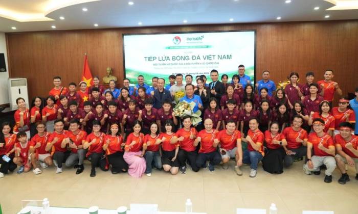 Chương trình Tiếp lửa bóng đá Việt Nam tại Hà Nội, ngày 27/8. Ảnh: HBL