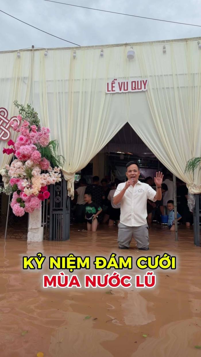 Tiệc cưới 'lội nước' ở Quảng Trị