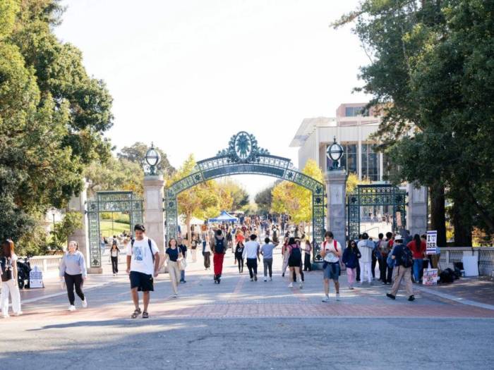 Cổng trường Đại học California, Berkeley. Ảnh: Website trường