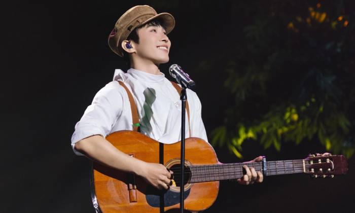 Sơn.K diễn solo tại chung kết Tinh hà say hi