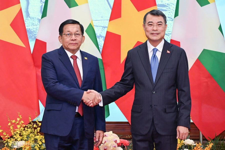 Thủ tướng Lê Minh Hưng và Tổng thống Myanmar Min Aung Hlaing. Ảnh: Giang Huy