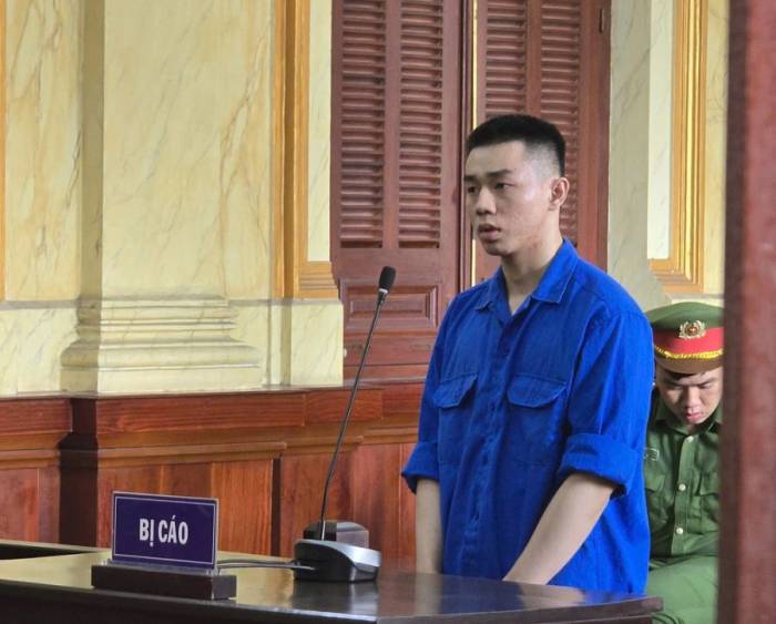 Bị cáo Tạ Lê Hoàng Khả Minh tại tòa hôm nay. Ảnh: Bình Nguyên