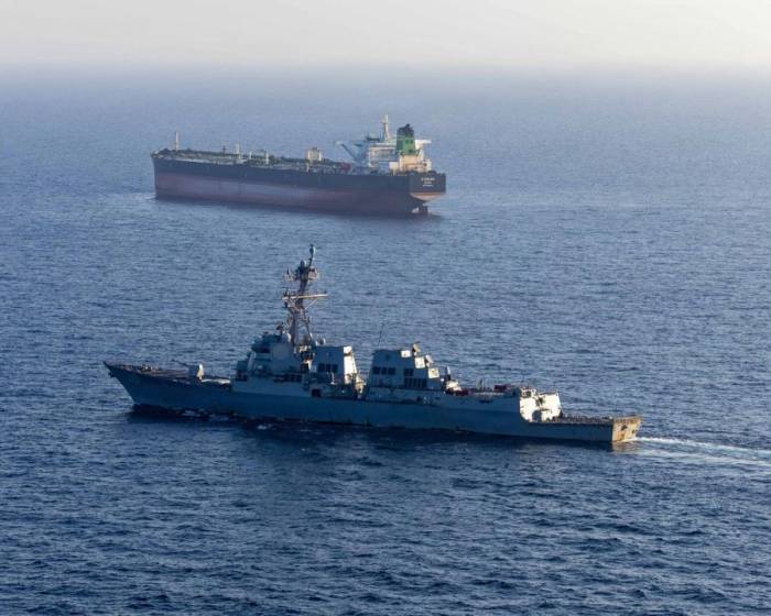 Khu trục hạm USS Rafael Peralta tham gia chiến dịch phong tỏa các cảng Iran ngày 26/4. Ảnh: Hải quân Mỹ