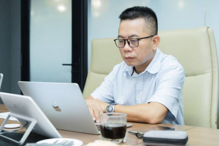 PGS.TS Mai Anh Tuấn, Giảng viên cao cấp tại Trường Đại học Công nghệ, Đại học Quốc gia Hà Nội, trưởng ban giám khảo. Ảnh: Tùng Đinh